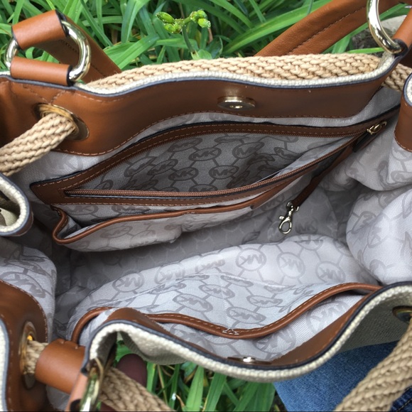 New Michael Kors Marina Gold Travel Tote Purse Lrg - Picture 8 of 9